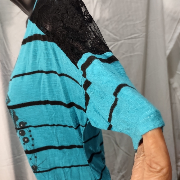 (397) De Colores, Live You Top, (Size Med.) - Picture 5 of 10